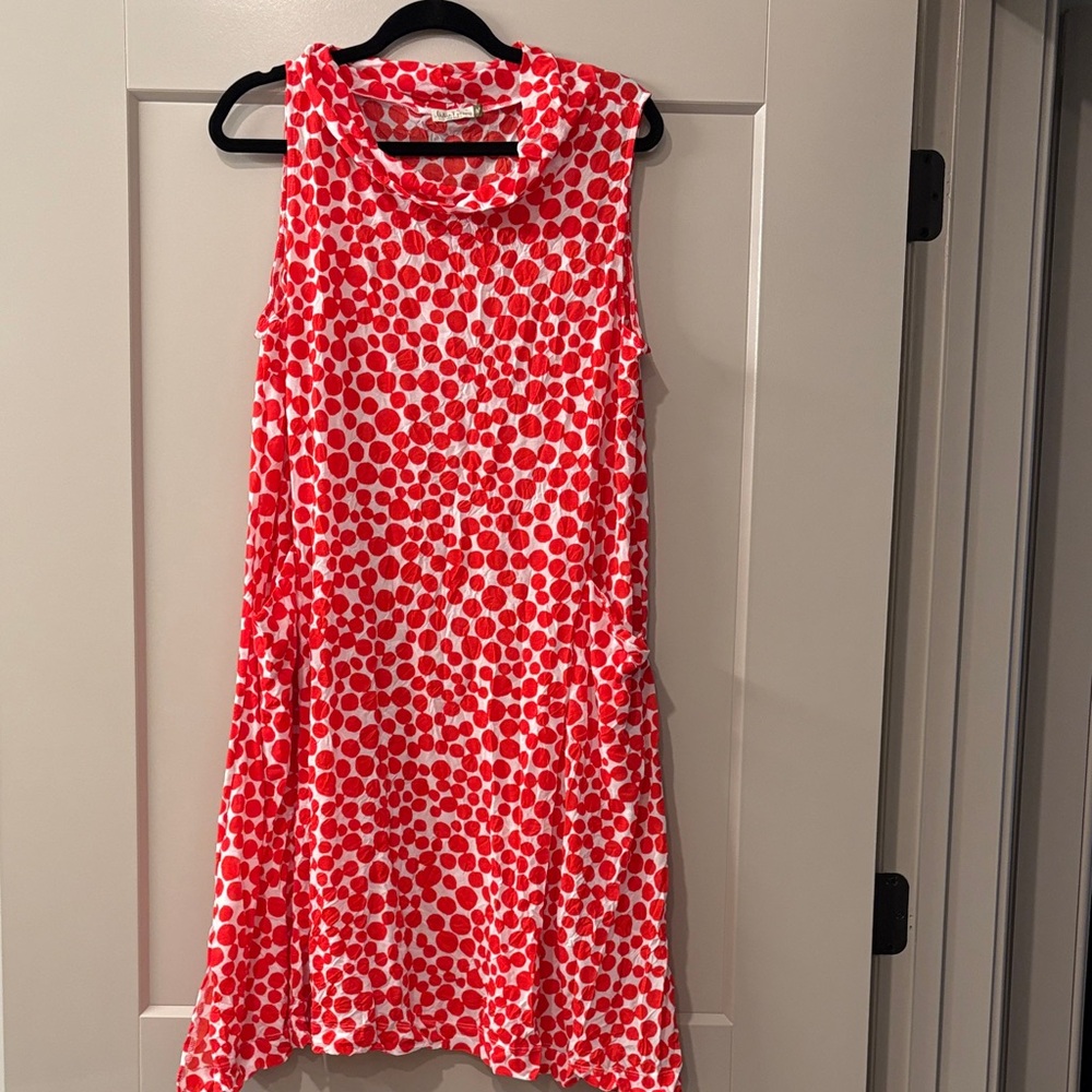 Chalet et ceci. Size M midi dress, 100% polyester, small side slits, pockets